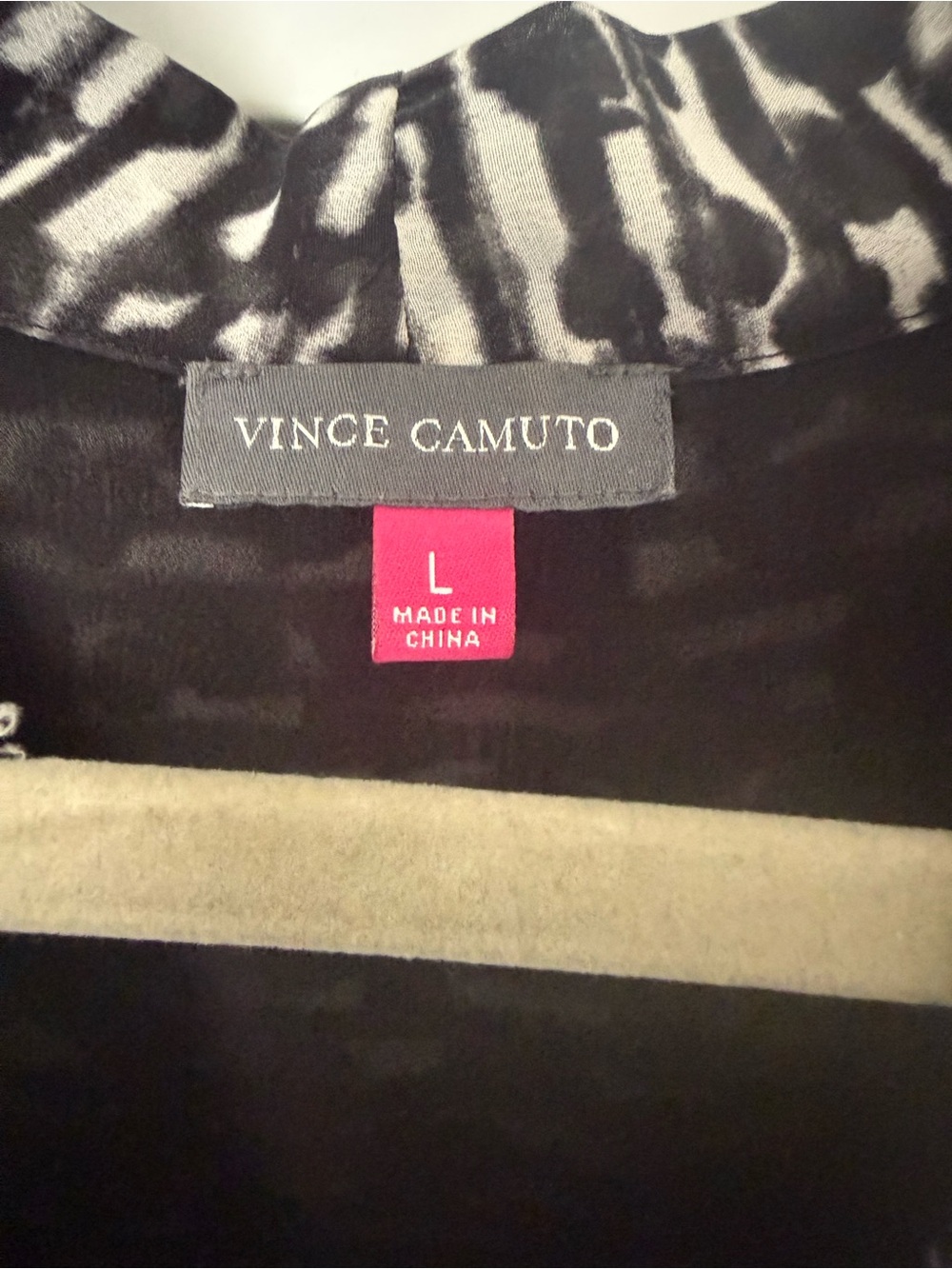 Vince Camuto black n white sleeveless top